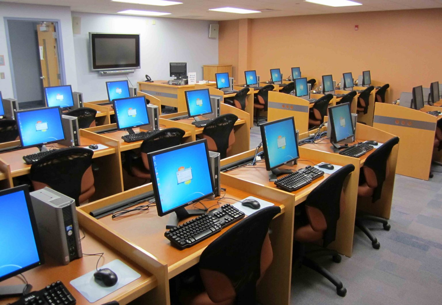 How To Start Internet Cafe Business Business Ideas Africa